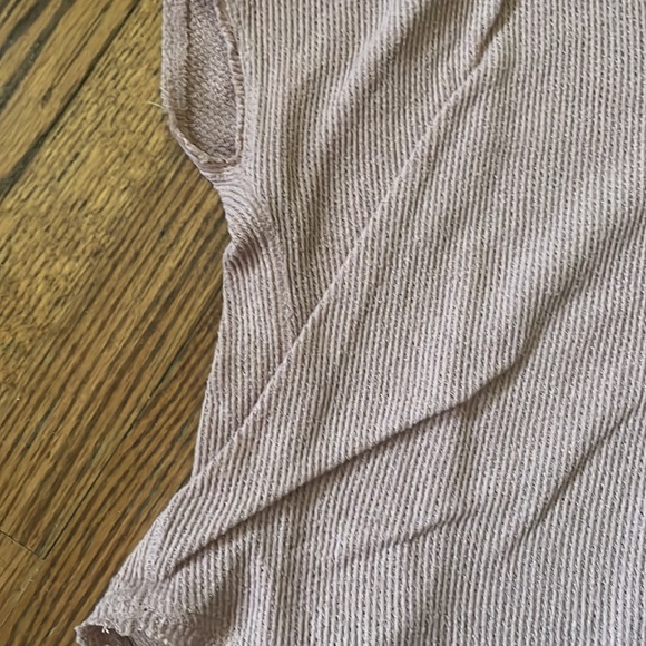 Urban Outfitters - Picture 2 of 8